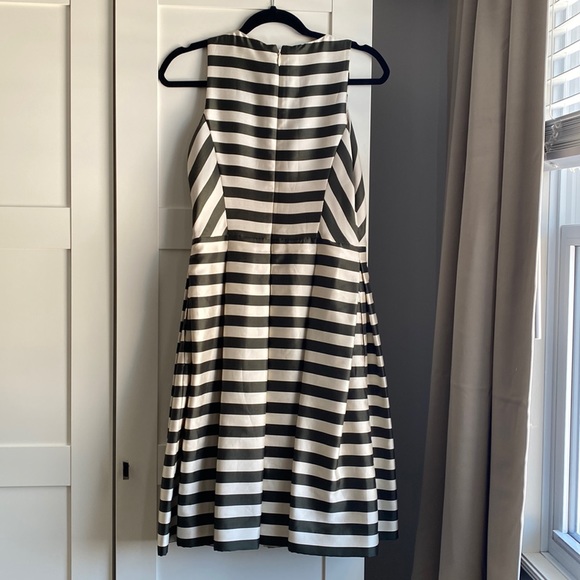 Lord and Taylor dress size 6 - Picture 3 of 17
